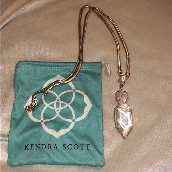 Kendra Scott Jewelry - 🎉HP Kendra Scott rose gold &iridescent necklace
